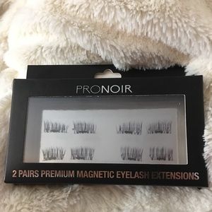 Magnetic eyelash extensions
